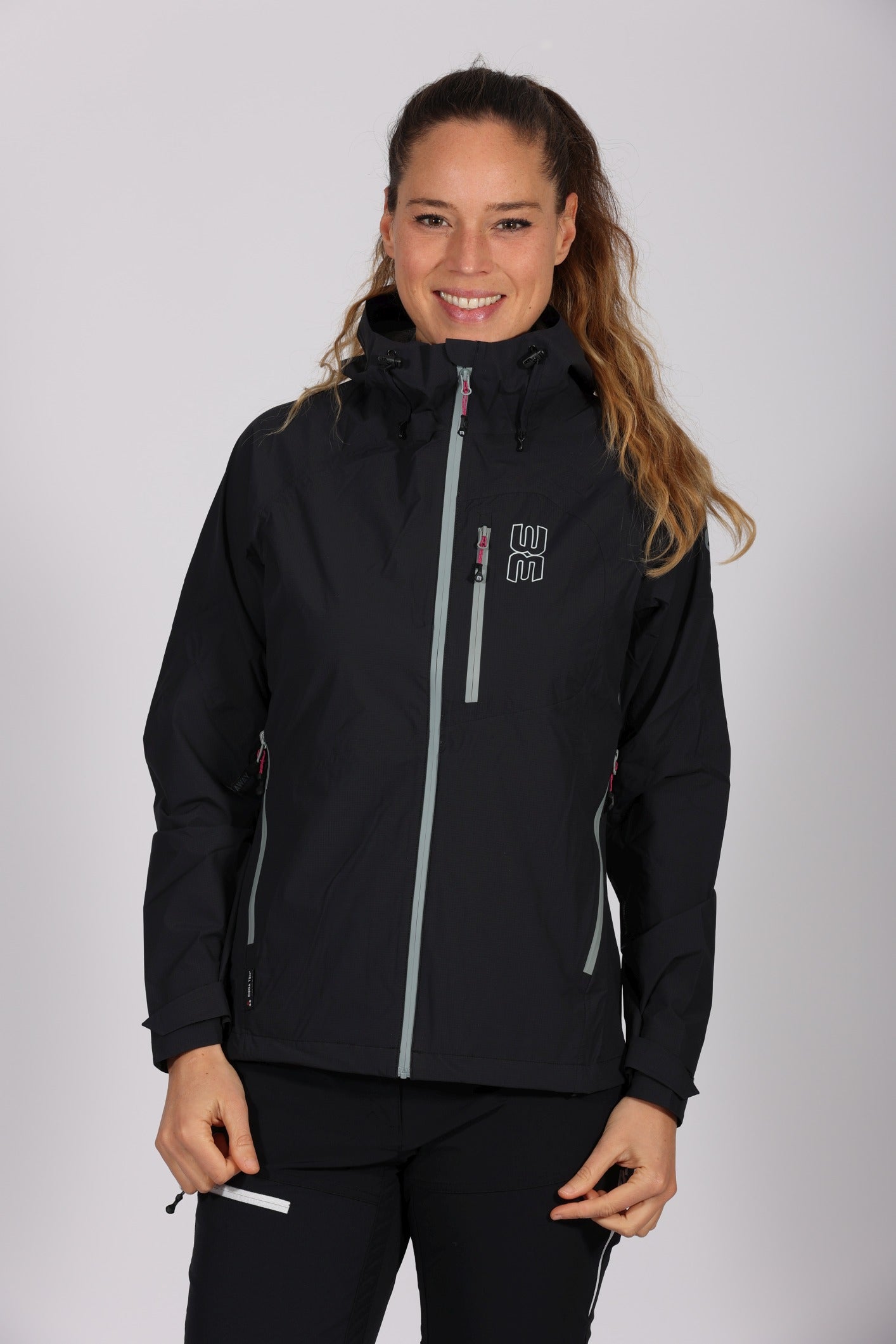 【 MAUL 】Zermatt 女防風連帽輕便健行夾克 MAUL