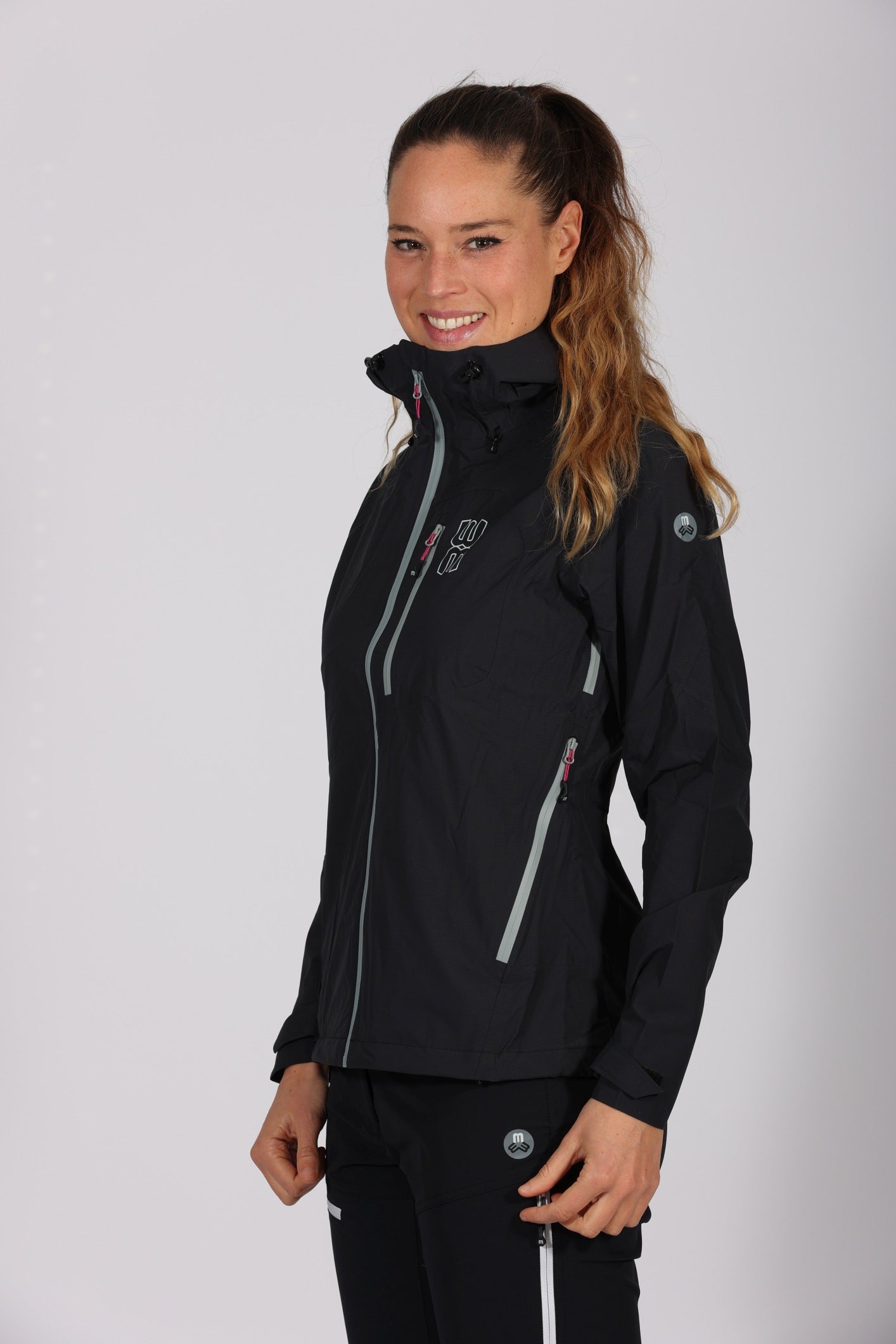 【 MAUL 】Zermatt 女防風連帽輕便健行夾克 MAUL