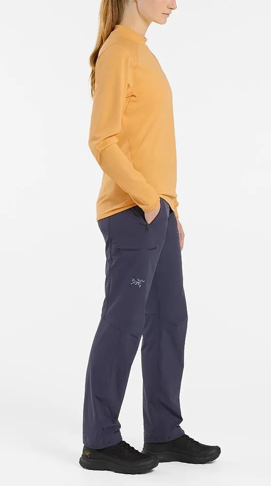 ss23_x000006717_001280_gamma-lt-pant_black-sapphire_women_4-r_side-view-right_2