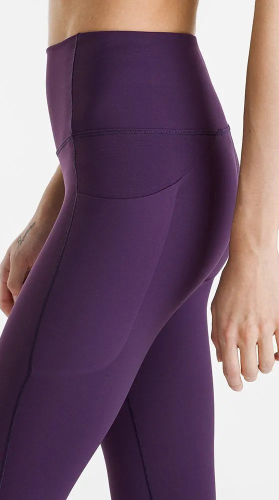 ss23_x000007277_019567_essent-high-rise-legging-26_expanse_women_4_waist-detail_1