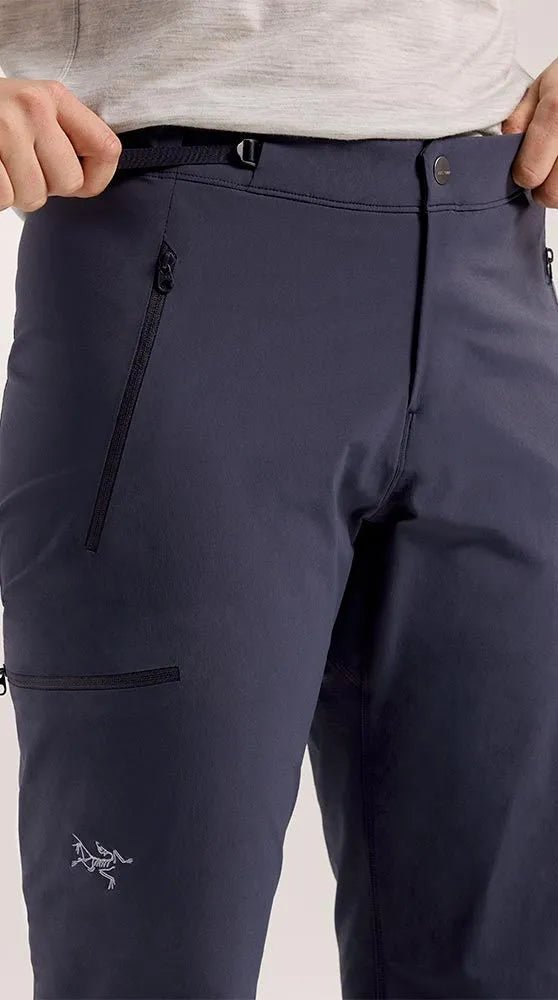 ss24_x000007064_001280_gamma-lightweight-pant_black-sapphire_women_4-r_hover_1