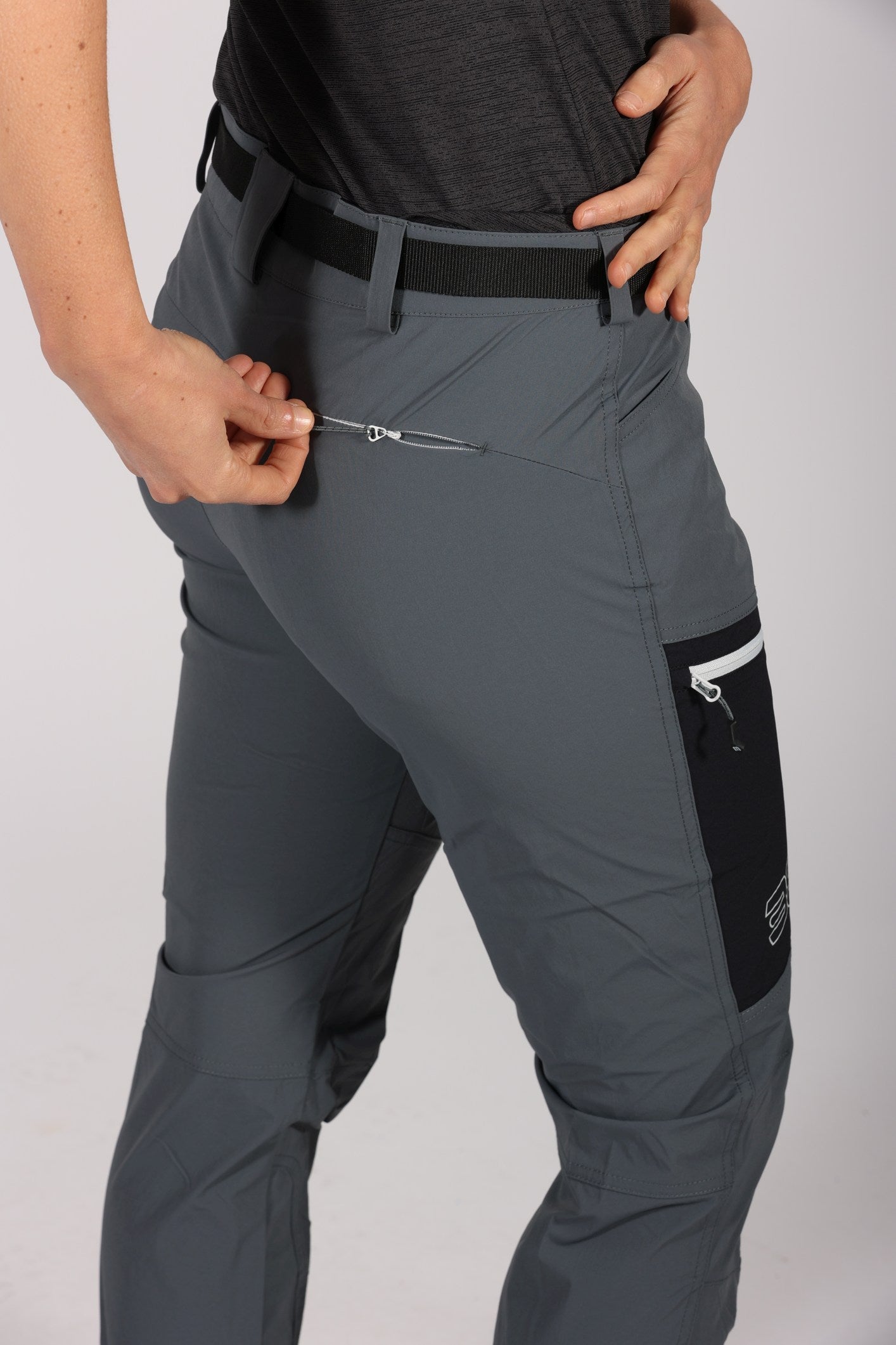 【 MAUL】Astoria 3XT 女透氣快乾撥水長褲(附腰帶) MAUL